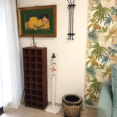 Art Flat * Naples
